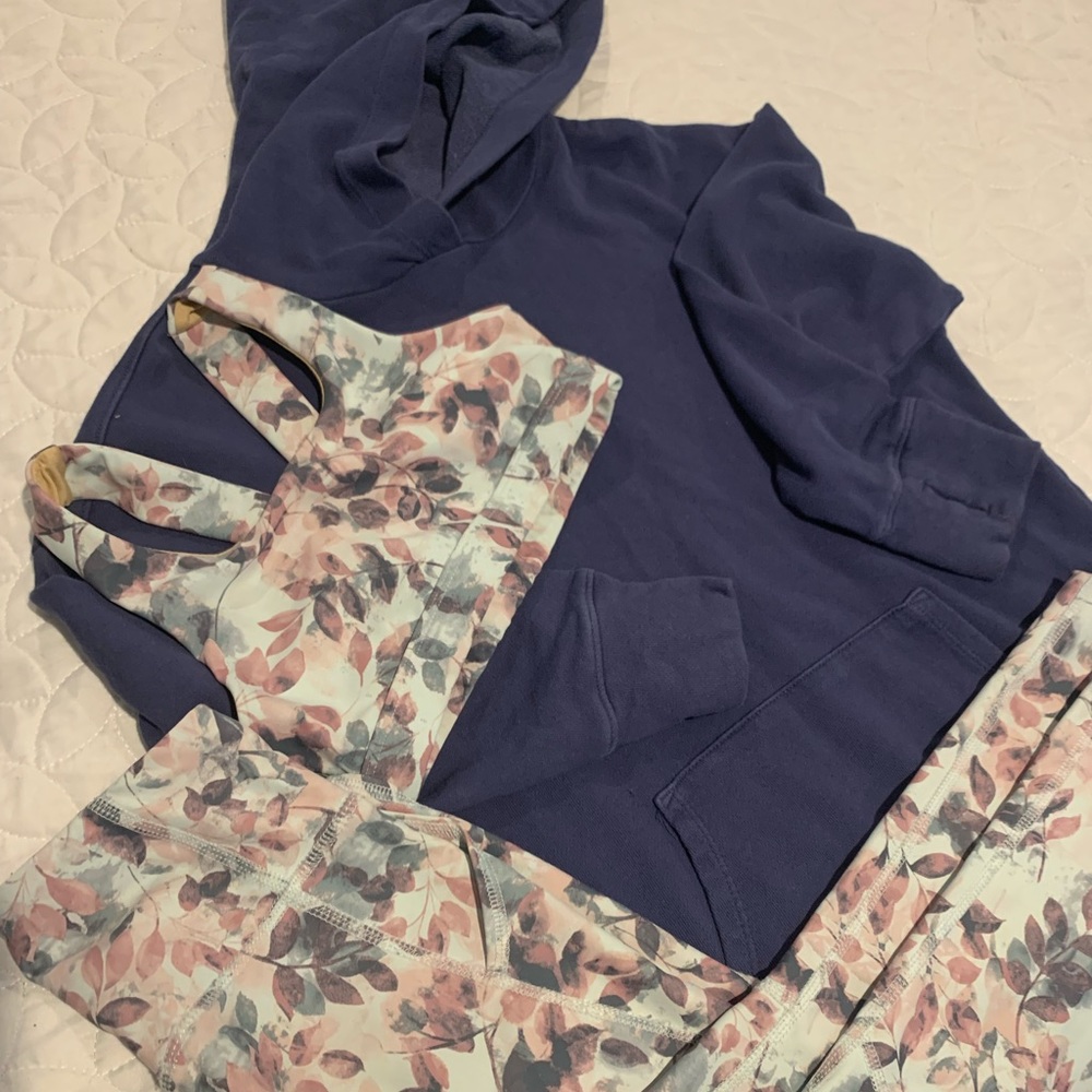 Girls S (6-7) ON hoodie tunic, sports bra and leggings; EUC.